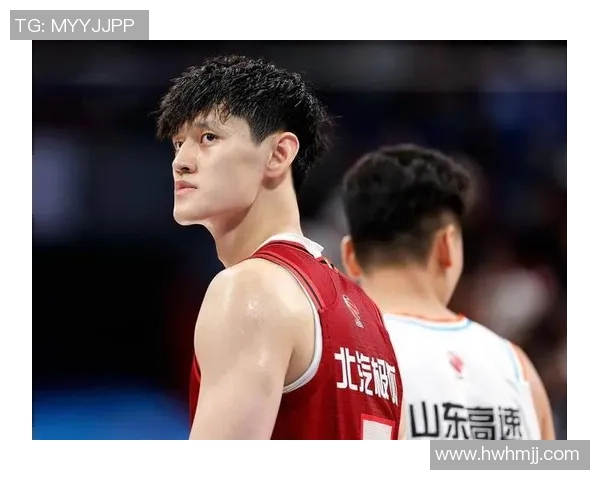 曾凡博的篮球梦想与成长之路探索他在赛场上的突破与未来潜力